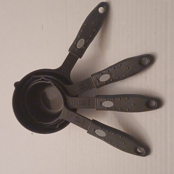 4/$40 Black Measuring Cups With Handles - Set of 4 - Picture 8 of 10